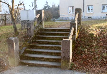 Stopnice pri stari postaji